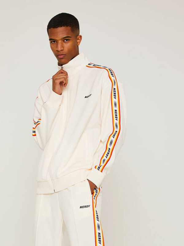 推荐商品：【檀健次同款】Nerdy 侧边串标条纹拼接拉链立领长袖卫衣 男女同款 PNES20KA01 奶白