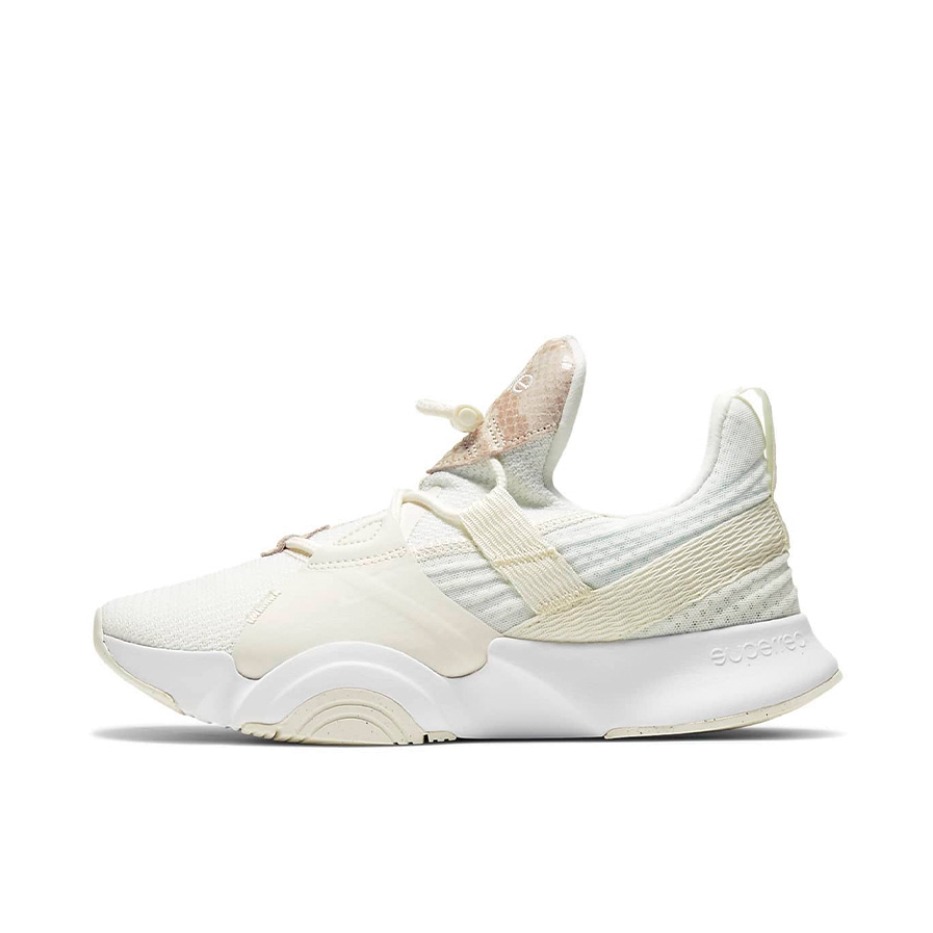 推荐商品：Nike SuperRep Groove 减震回弹 防滑耐磨 综合运动 训练鞋 白色