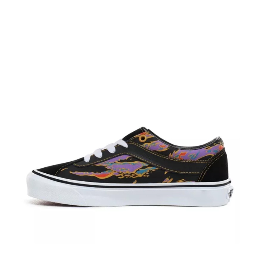 推荐商品：Vans/范斯 Bold Ni 板鞋 复古拼接经典舒适休闲防滑耐磨 黑紫迷彩