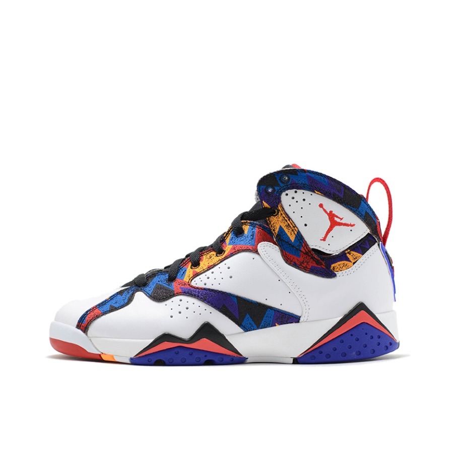 推荐商品：Air Jordan 7 运动休闲鞋 时尚防滑耐磨复古支撑合成革网布潮流 Nothing But Net 毛衣