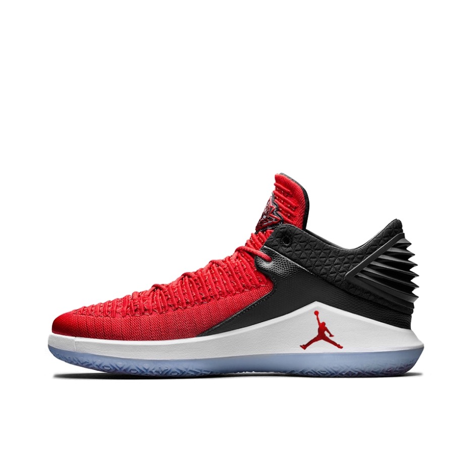 推荐商品：Air Jordan 32 篮球鞋 zoom air缓震支撑飞线实战防滑 Chicago Win Like 96 红黑白