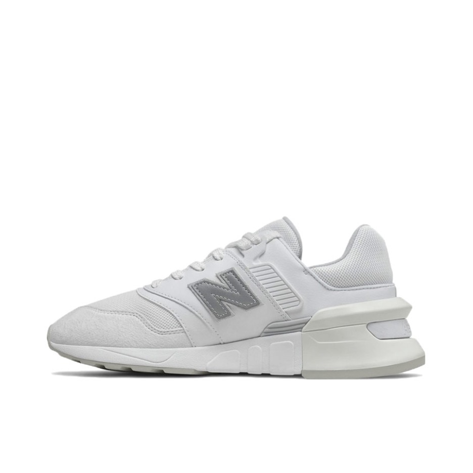 推荐商品：New Balance 997 时尚复古 防滑耐磨 透气舒适 运动休闲鞋 白灰