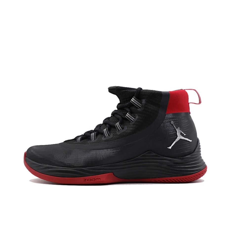 推荐商品：Jordan Ultra.Fly 2 巴特勒 复古 实战透气 减震回弹 防滑耐磨 舒适 包裹性 篮球鞋 Black/Gym Red 黑红