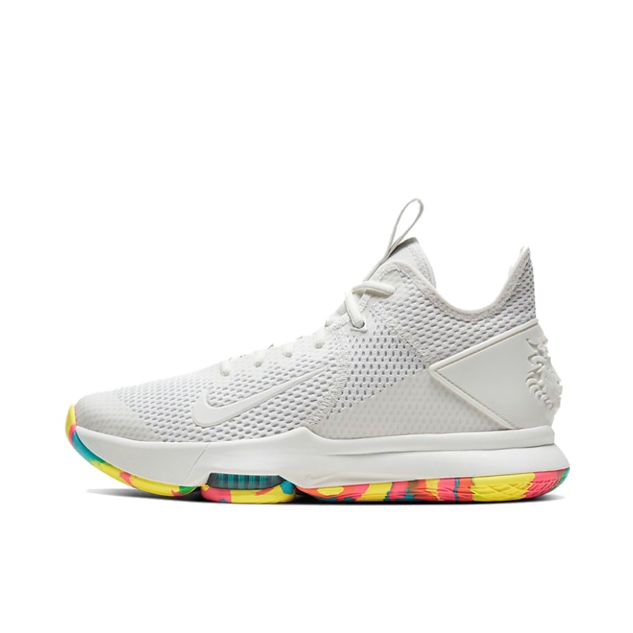 推荐商品：Nike LeBron Witness 4 詹姆斯 防滑耐磨 包裹性实战 篮球鞋 白色