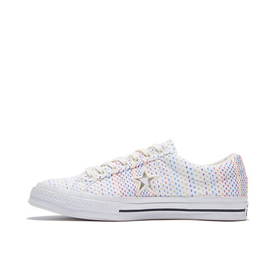 推荐商品：Converse/匡威 One Star 翻毛皮 防滑 复古 星星鞋 板鞋 White 彩色波点