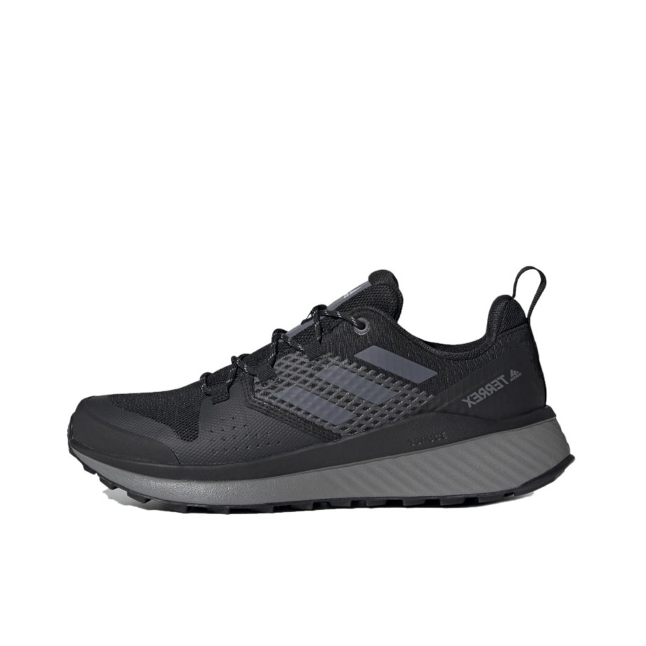 推荐商品：adidas Terrex Folgian Hiker 防滑耐磨 舒适防水 户外鞋 黑