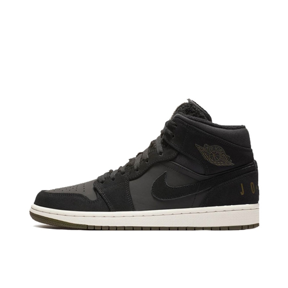 推荐商品：Air Jordan 1 板鞋 运动休闲鞋 复古潮流支撑合成革 Fleece Pack 中帮/黑棕金