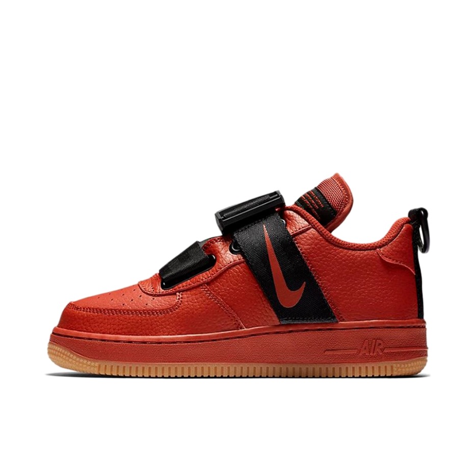 推荐商品：Nike Air Force 1 空军一号 板鞋 轻便舒适百搭耐磨防滑复古 Dune Red Utility/红黑生胶