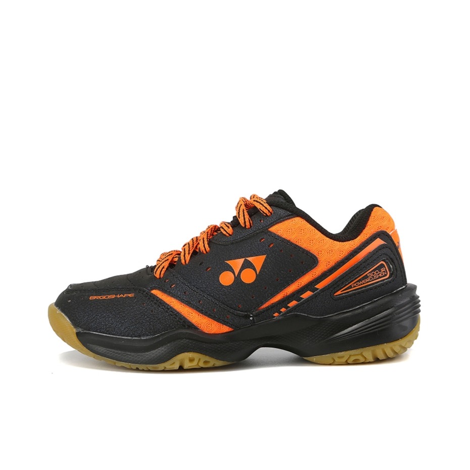 推荐商品：YONEX/尤尼克斯 Power Cushion 500系列 防滑耐磨 舒适透气 羽毛球鞋 大童/黑色/橙色
