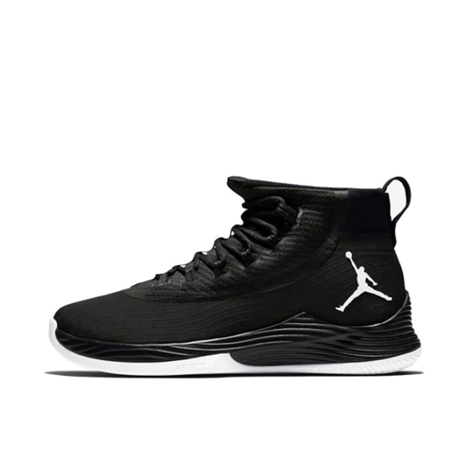 推荐商品：Jordan Ultra.Fly 2 巴特勒 复古 实战透气 减震回弹 防滑耐磨 舒适 包裹性 篮球鞋 Black White 黑白