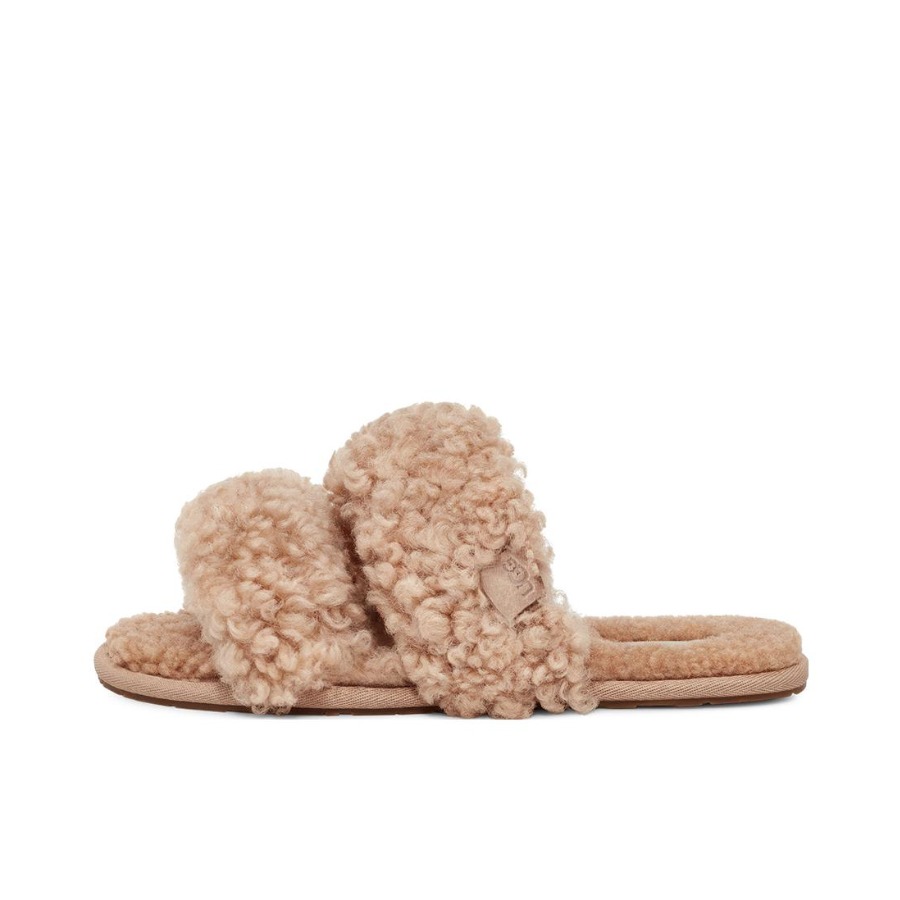 推荐商品：UGG Maxi Curly Scuffetta Slipper 舒适轻便 时尚简约 休闲圆头 一字 拖鞋 沙色
