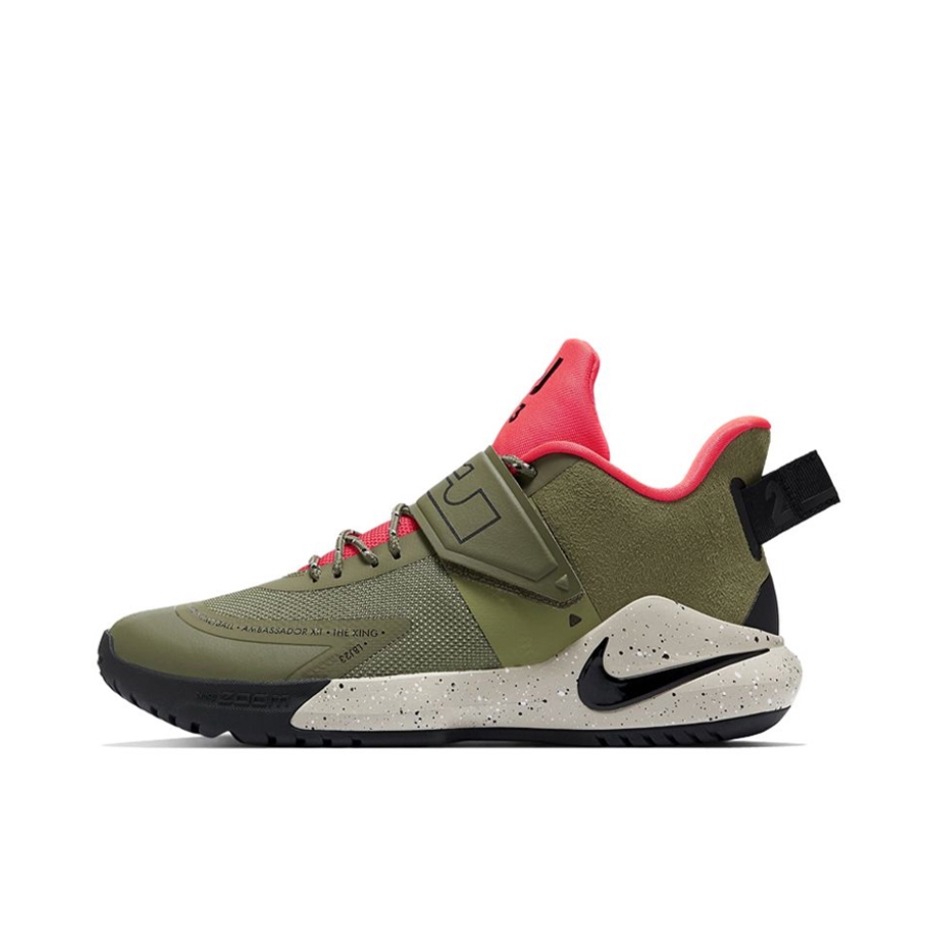 推荐商品：Nike Ambassador 使节 12 减震耐磨 舒适透气 防滑实战 织物 篮球鞋 Green/Black/Red 军绿/红色