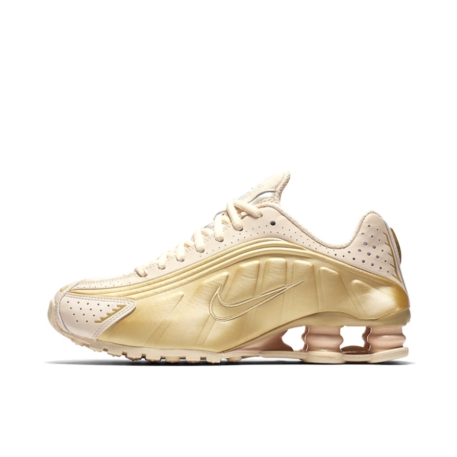 推荐商品：Nike Shox R4 跑鞋 气柱弹簧气垫防滑耐磨舒适减震复古百搭合成革回弹支撑贴合短跑耐用 Pink/Gold 金色