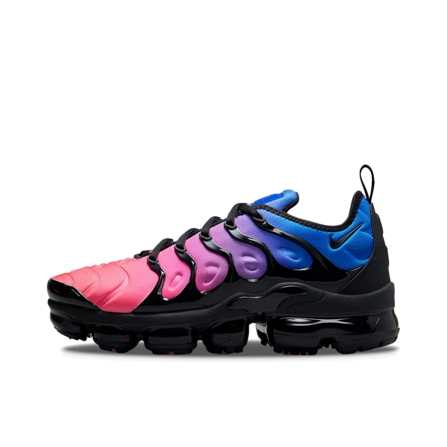 推荐商品：Nike Air VaporMax Plus 跑鞋 全掌气垫减震回弹防滑耐磨舒适透气运动织物 粉红/黑色/紫蓝渐变