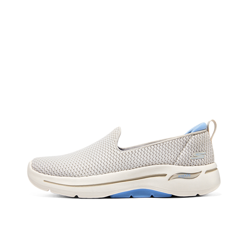 推荐商品：Skechers/斯凯奇 Go Walk Arch Fit 运动休闲鞋 舒适百搭足弓支撑缓震网面透气轻便软底碳板防滑一脚蹬 自然色/浅蓝色