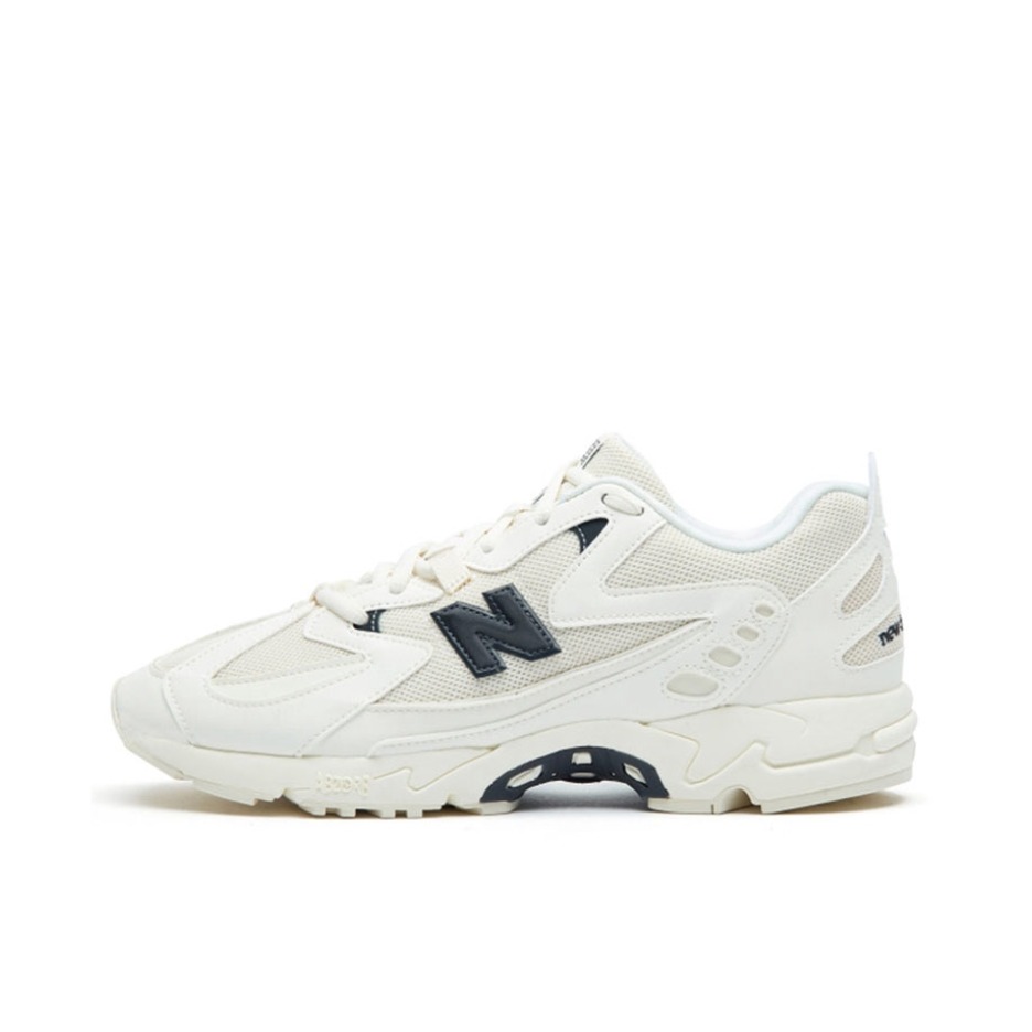 推荐商品：New Balance 828 跑鞋 减震防滑耐磨轻便透气合成革 米白/黑色
