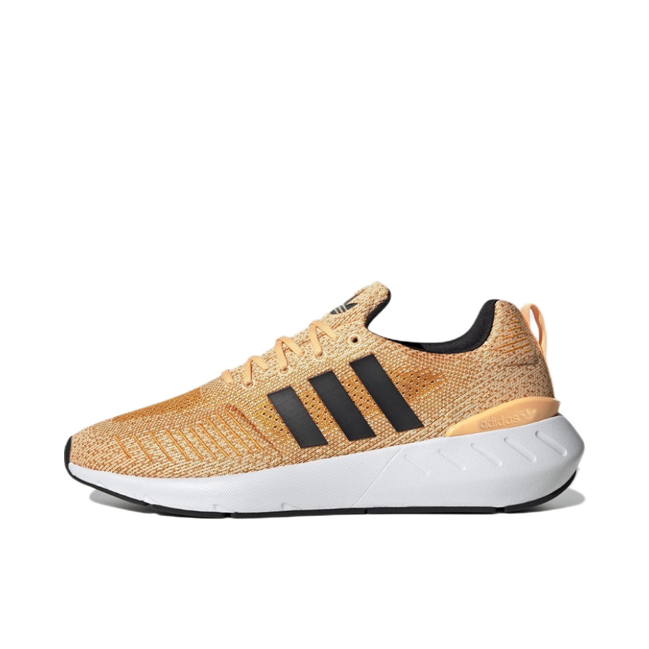 推荐商品：adidas Originals Swift Run 22 时尚经典 防滑耐磨 运动舒适 网面透气 跑鞋 橙色/黑色