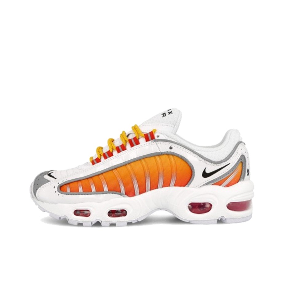 推荐商品：Nike Air Max Tailwind 4 跑鞋 防滑耐磨轻便透气舒适减震复古潮流织物支撑合成革回弹拼接  White / Black/University Gold 白色/黑色/金色大学