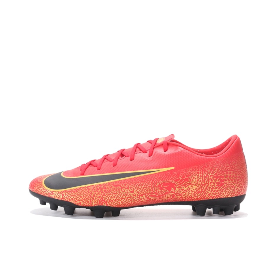 推荐商品：Nike Mercurial Vapor 7 Academy AG-R 中端 胶质短钉 人工草场 防滑耐磨 舒适减震 百搭 训练 足球鞋 Red Black 红黑金
