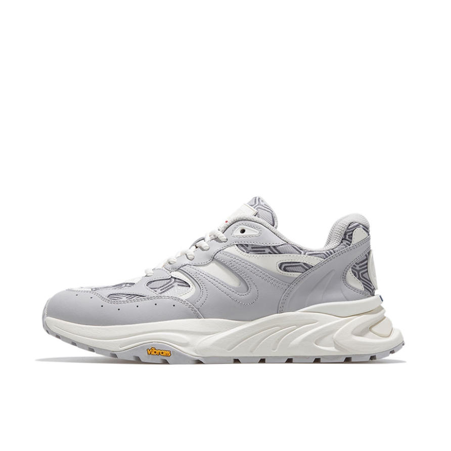推荐商品：Palladium Pallavortex Jogger 潮流百搭 防滑耐磨 厚底圆头 复古慢跑 运动休闲鞋 淡灰色/白色