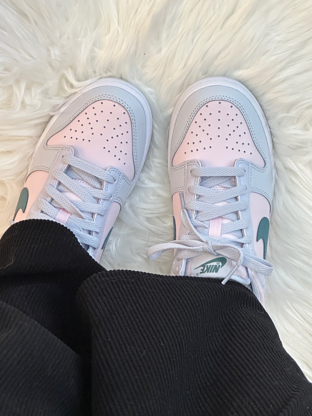 「青苹果草莓奶昔」如春风掠过脸庞 Nike Dunk 