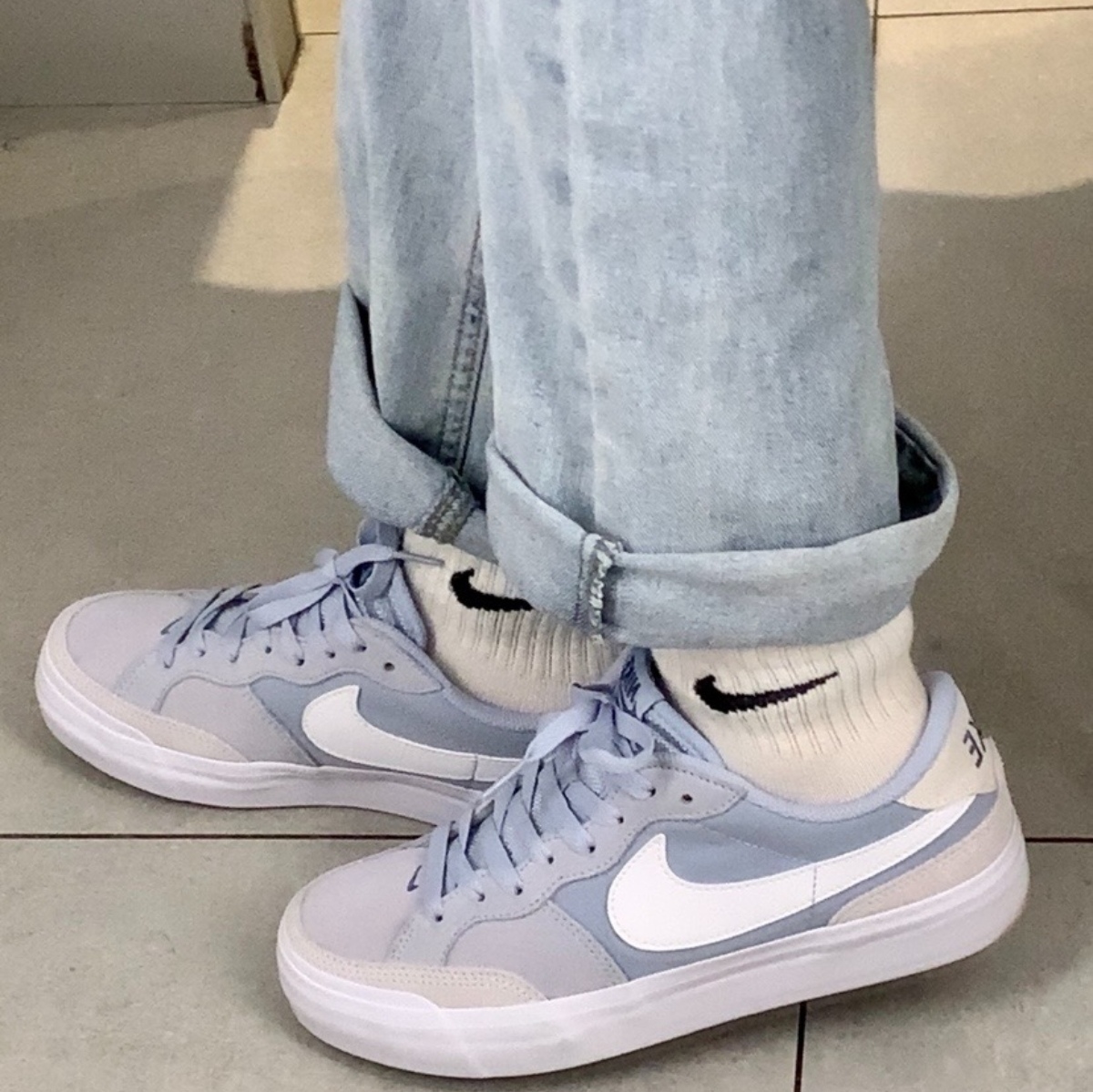 百搭的灰蓝色板鞋又来了！