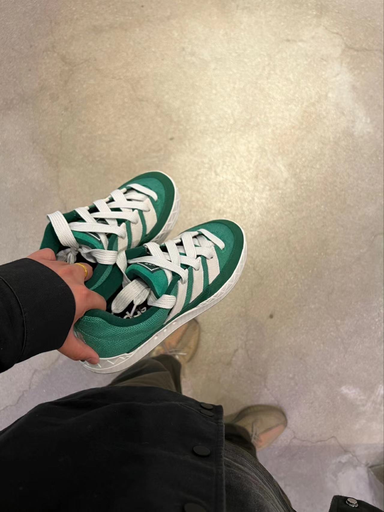 超具性价比的鲨鱼鞋来啰～