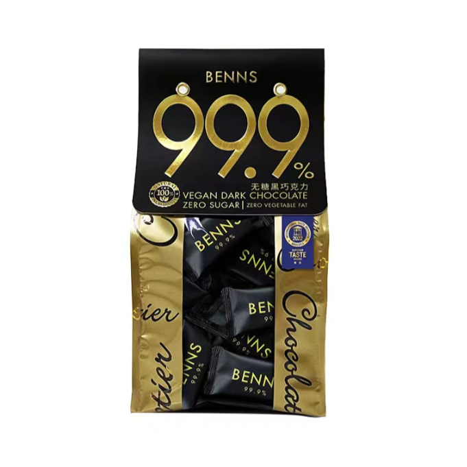 推荐商品：BENNS/贝纳丝 巴旦木黑巧克力 138g 袋装 纯可可脂进口夹心健身 99.9%黑巧