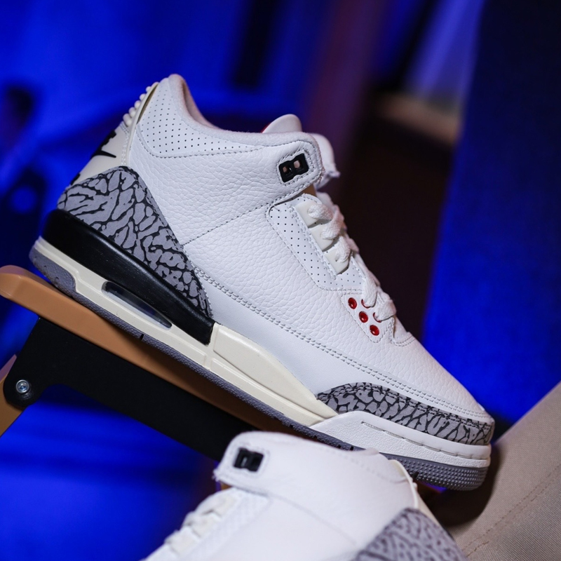 AJ3白水泥GS版本，与成人版有何区别?