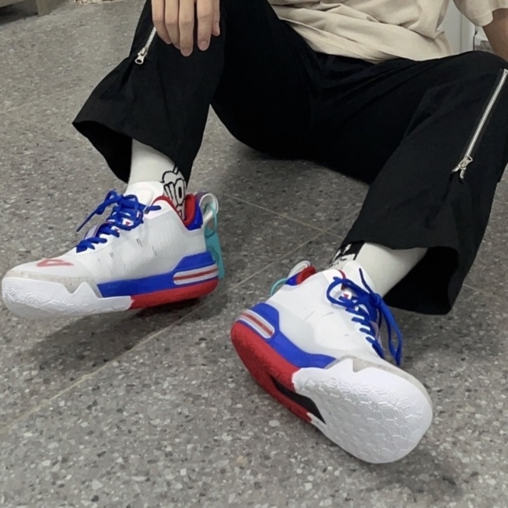没有可替换的噱头，你还会买单吗？AW1