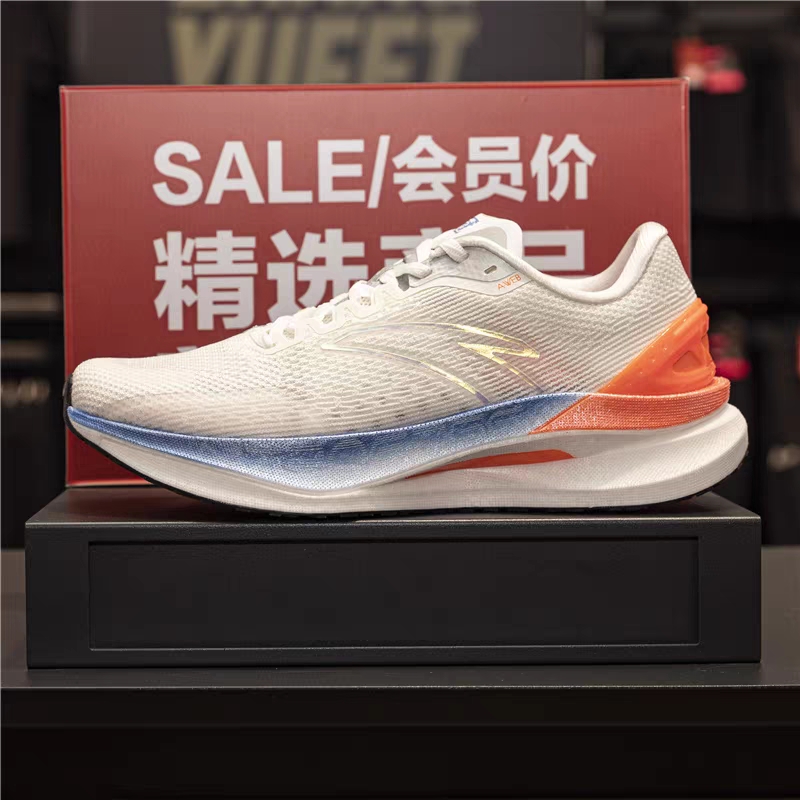 🏆💥【突破自我】安踏冠军2代 Pro 氮科技跑鞋，助你一路飙升！