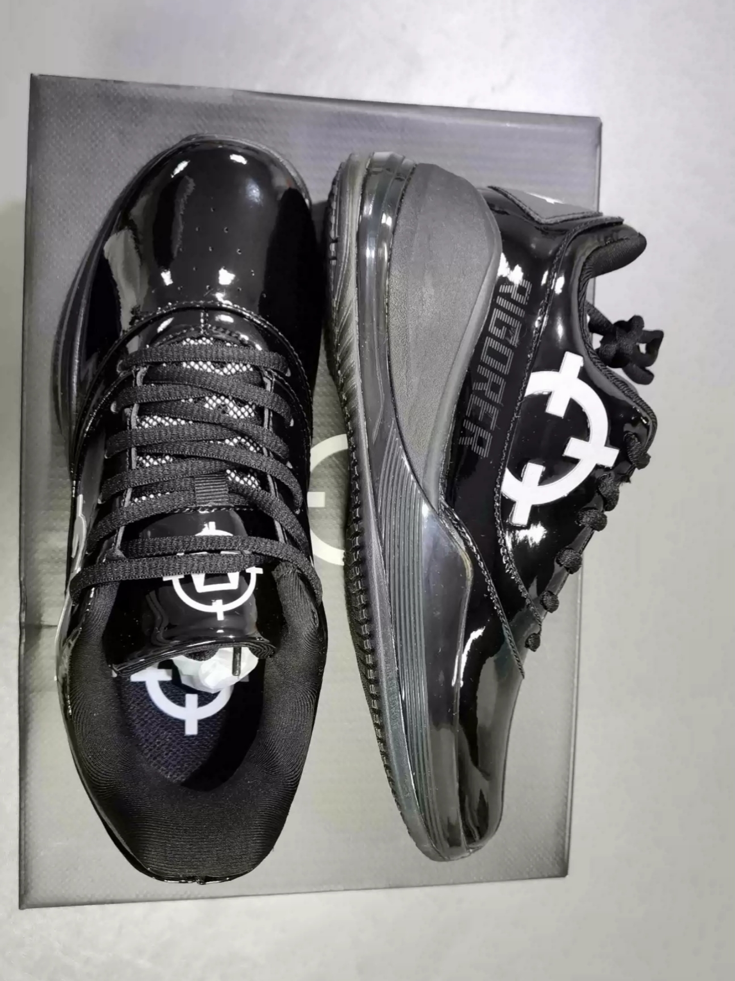 舒适透气训练鞋，为你的健步旅程保驾护航! 👟🔝
