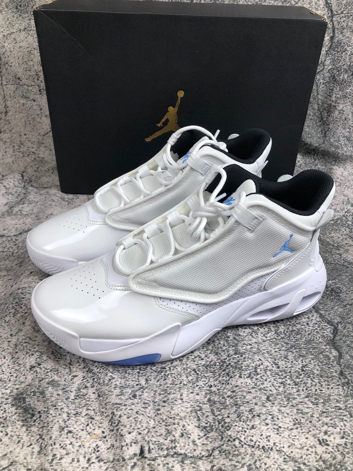 👟🤩 时尚休闲篮球鞋玩出新花样！走起来超舒适，酷炫造型帅炸天！