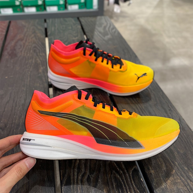 🔥新品速报🔥： 全掌碳板 竞速氮气 缓震耐磨 跑鞋！👟💨