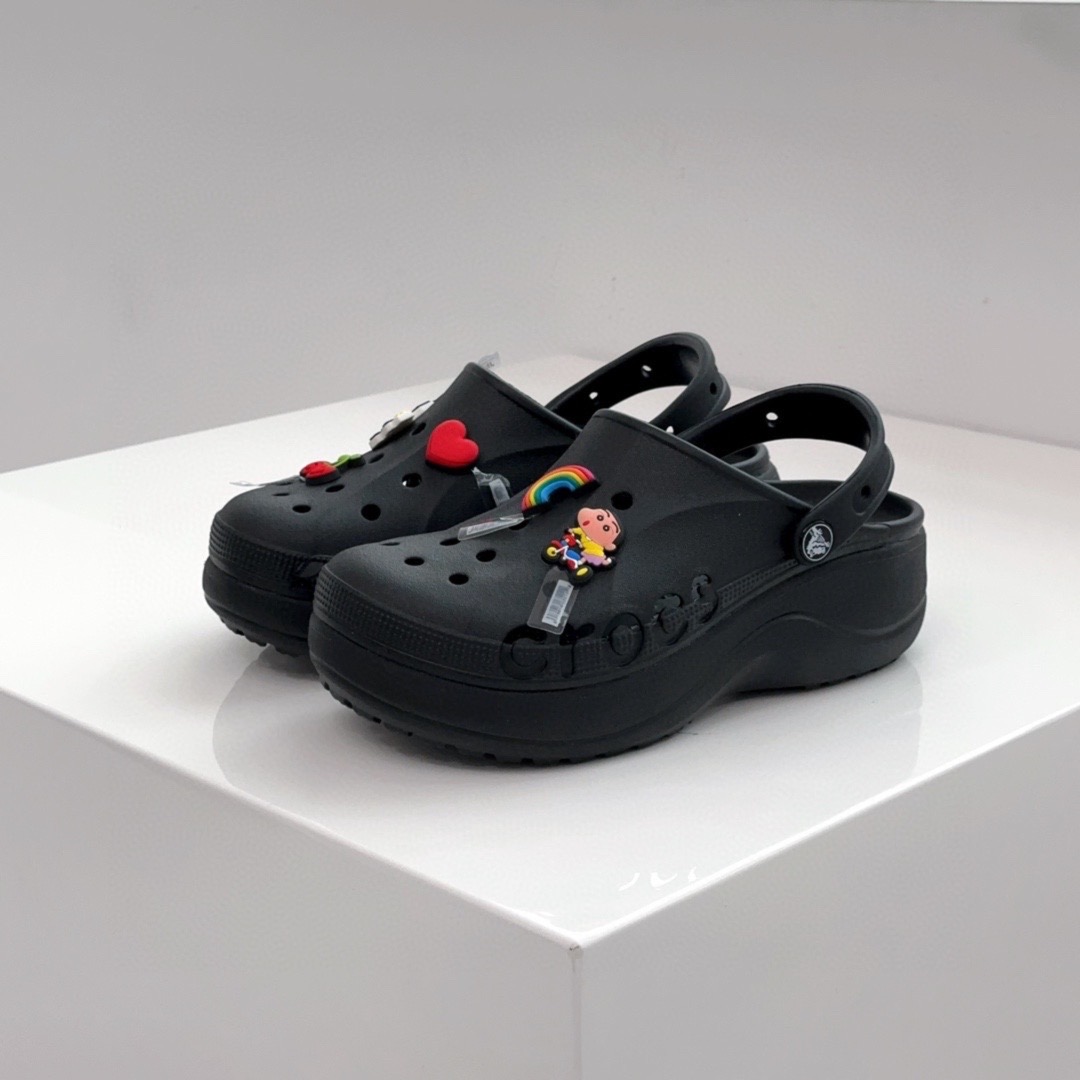 跟随时尚潮流，云朵舒适的Crocs Baya Platform Clog更惊艳！🌟