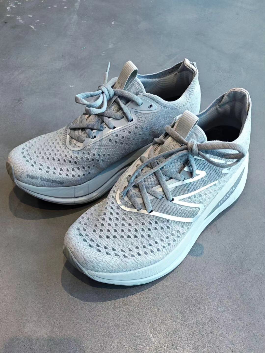 翘臀长腿NewBalance SC Trainer