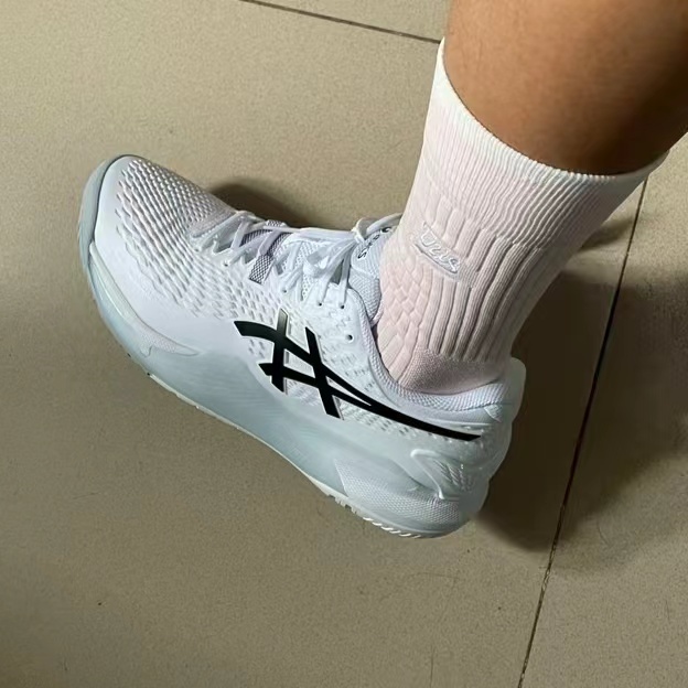 配色绝绝子的经典网球鞋