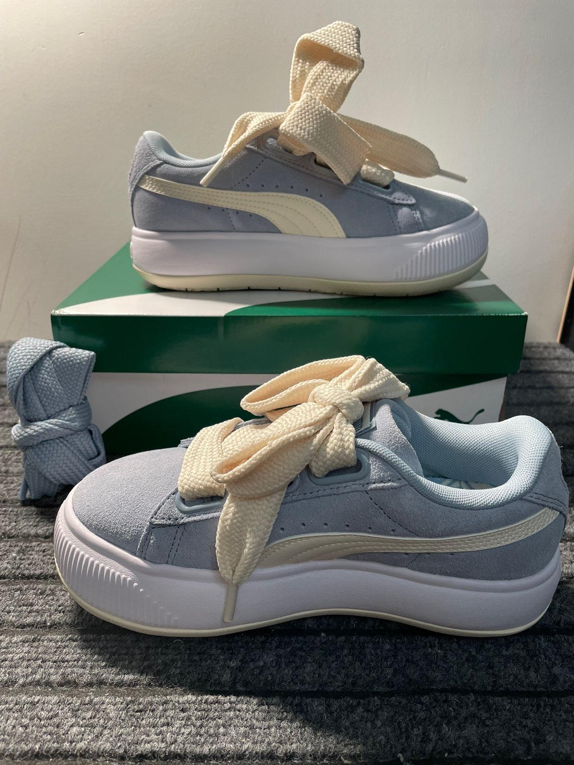  👟  时尚潮流，给你带来焕然一新的风格！🔥