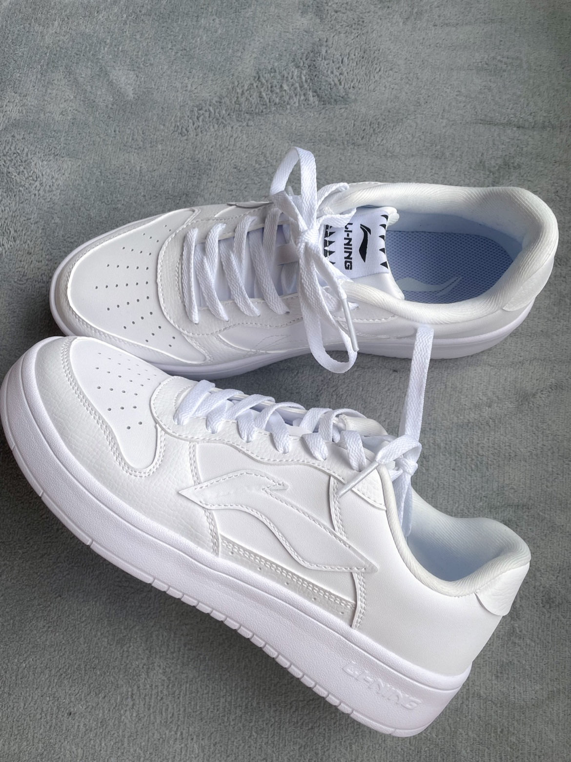舒适潮流，轻巧耐摩，穿时尚范儿的李宁休闲鞋💃👟