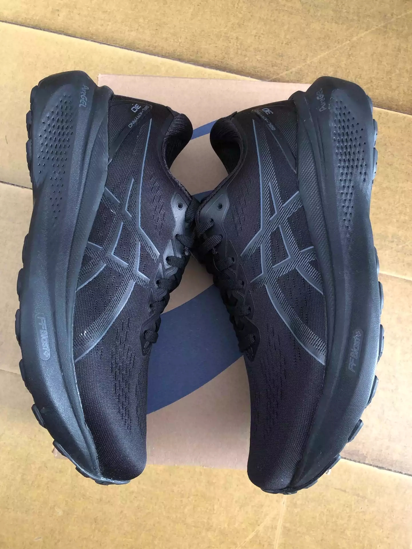 教你选对稳定支撑 Asics GT-2000 12 跑鞋！🏃‍♀️