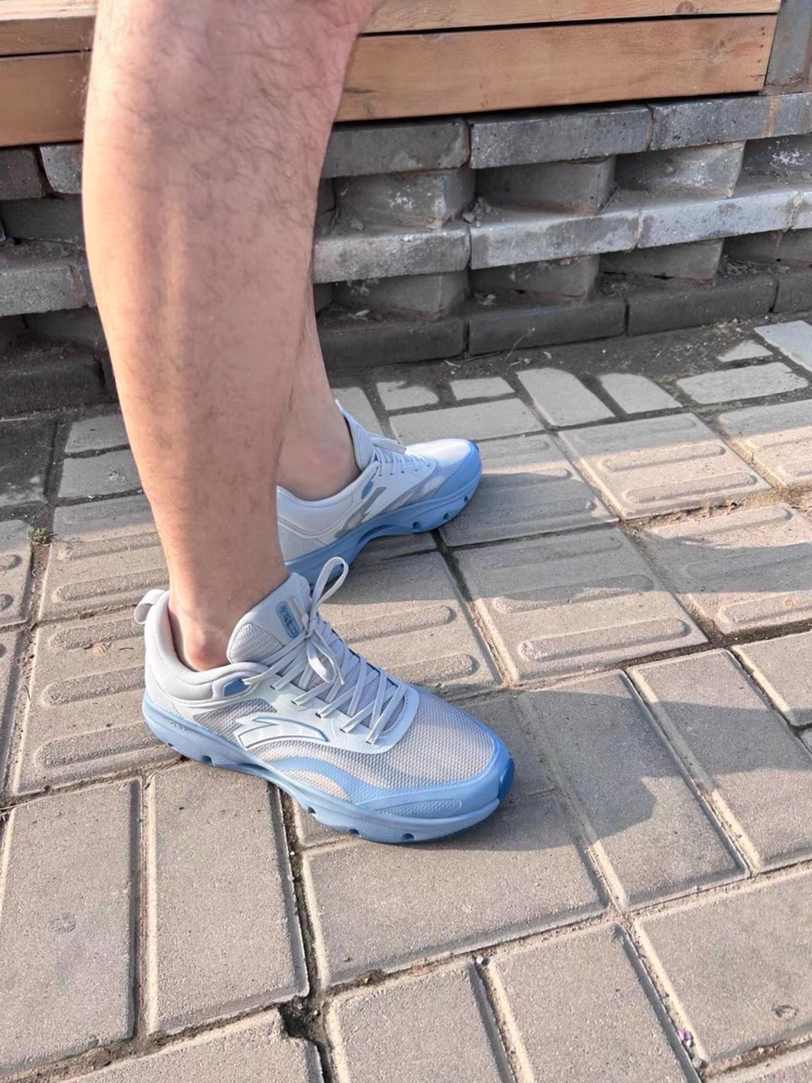 让你轻松享受训练，安踏神行PRO助你气场满满！🔥👟