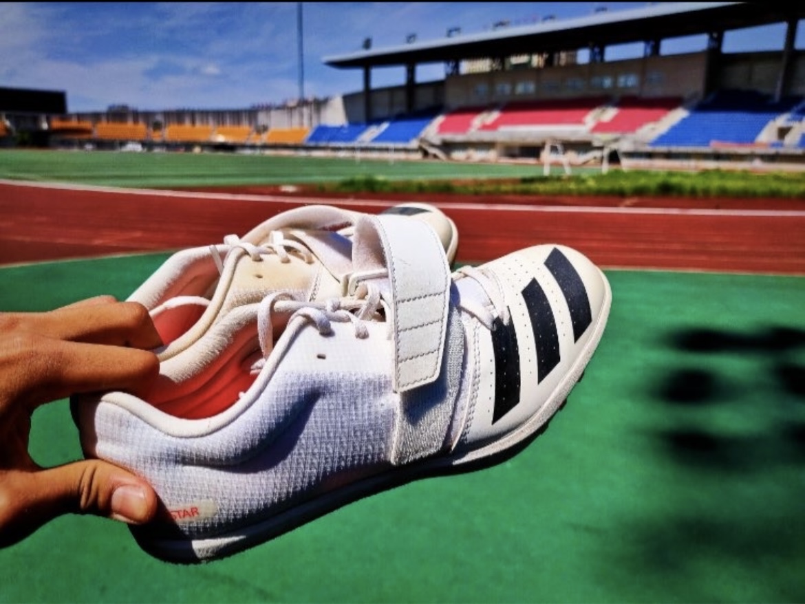 全新升级的阿迪达斯超轻量级钉鞋来了