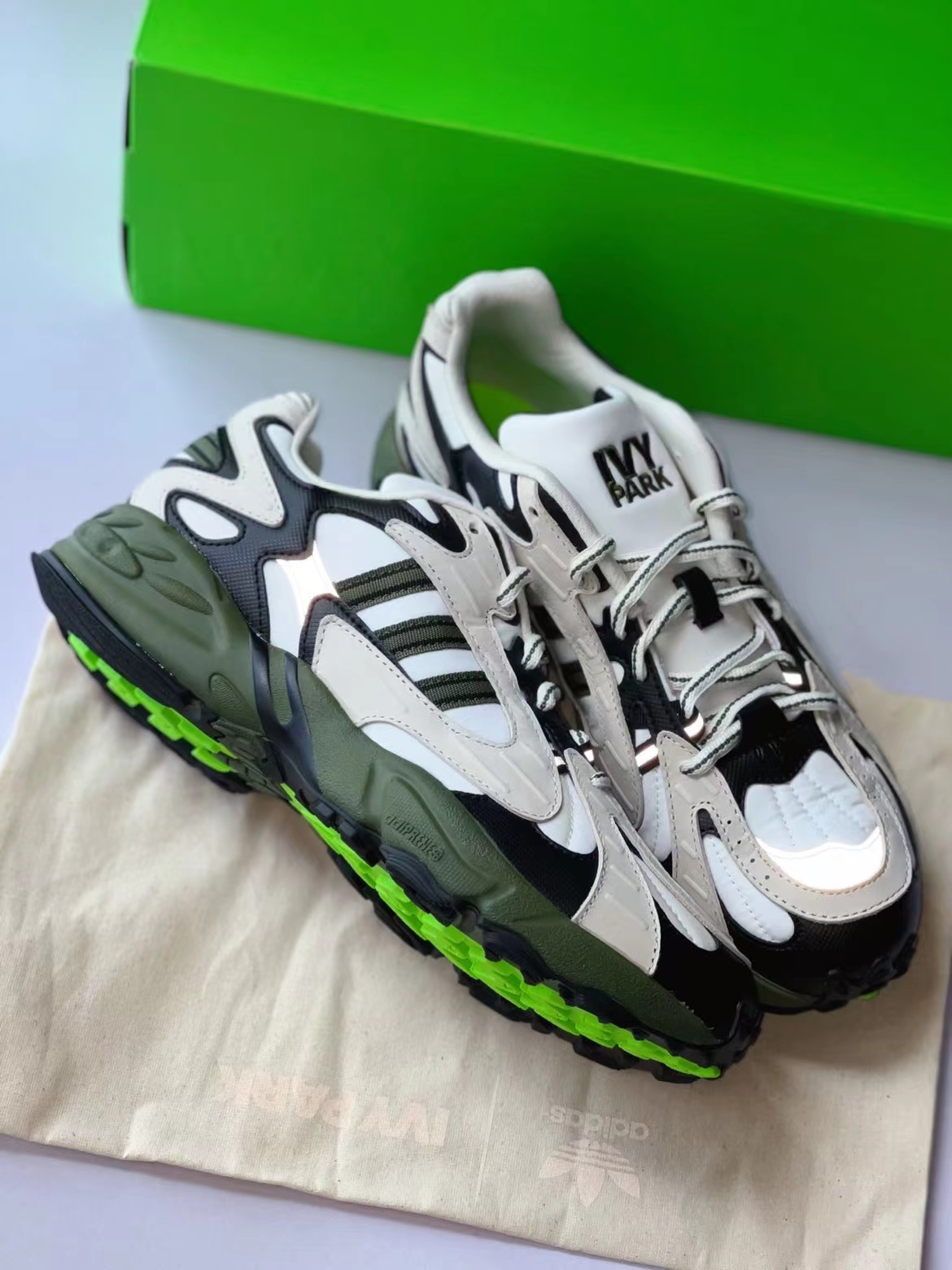 小众复古跑鞋 IVY PARK x Savage V4