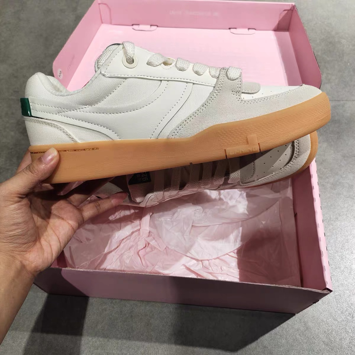 板鞋都拿出李宁这个水准好吗？
