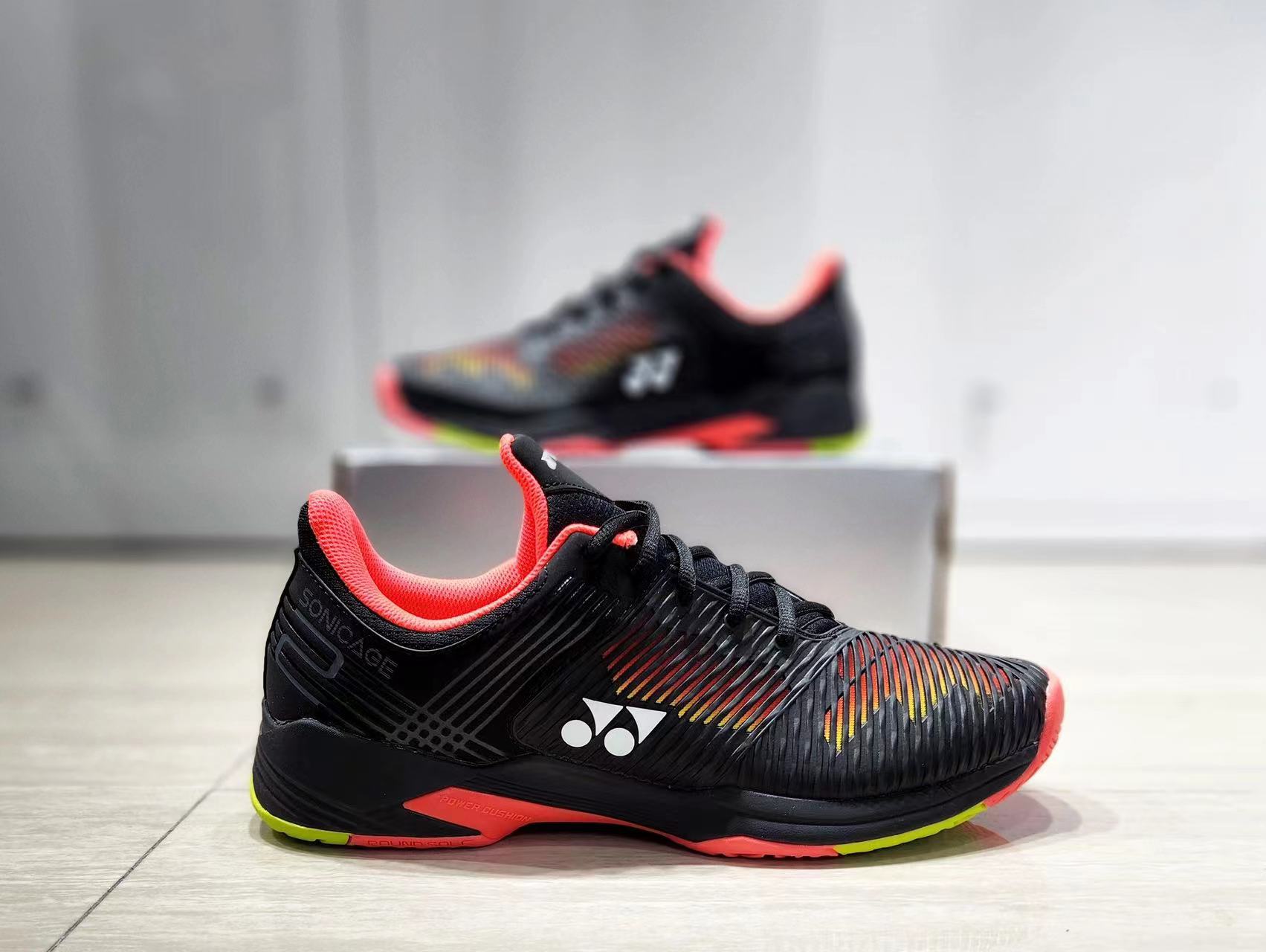 我愿称之为地板流👍强🏸羽毛球鞋