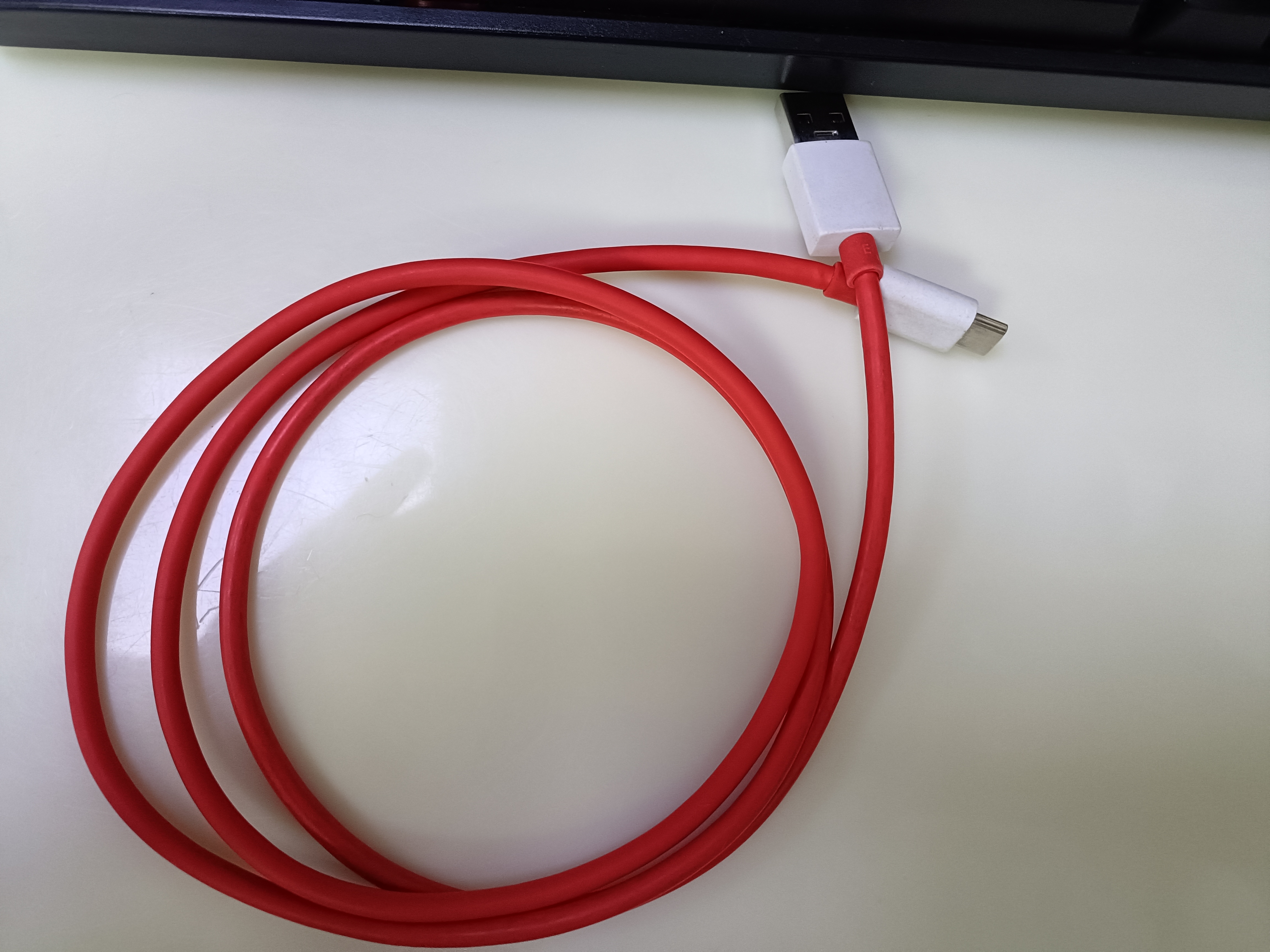 火爆推荐！一加原装数据线红色，绝对好用好看！