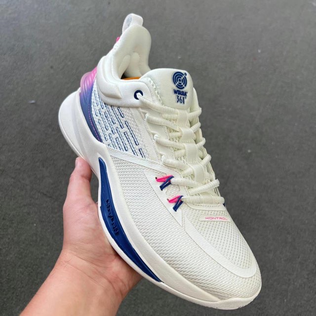🏆每一步都有力量，每一次跳跃都无可阻挡！这就是361°带给你的篮球圣物！
