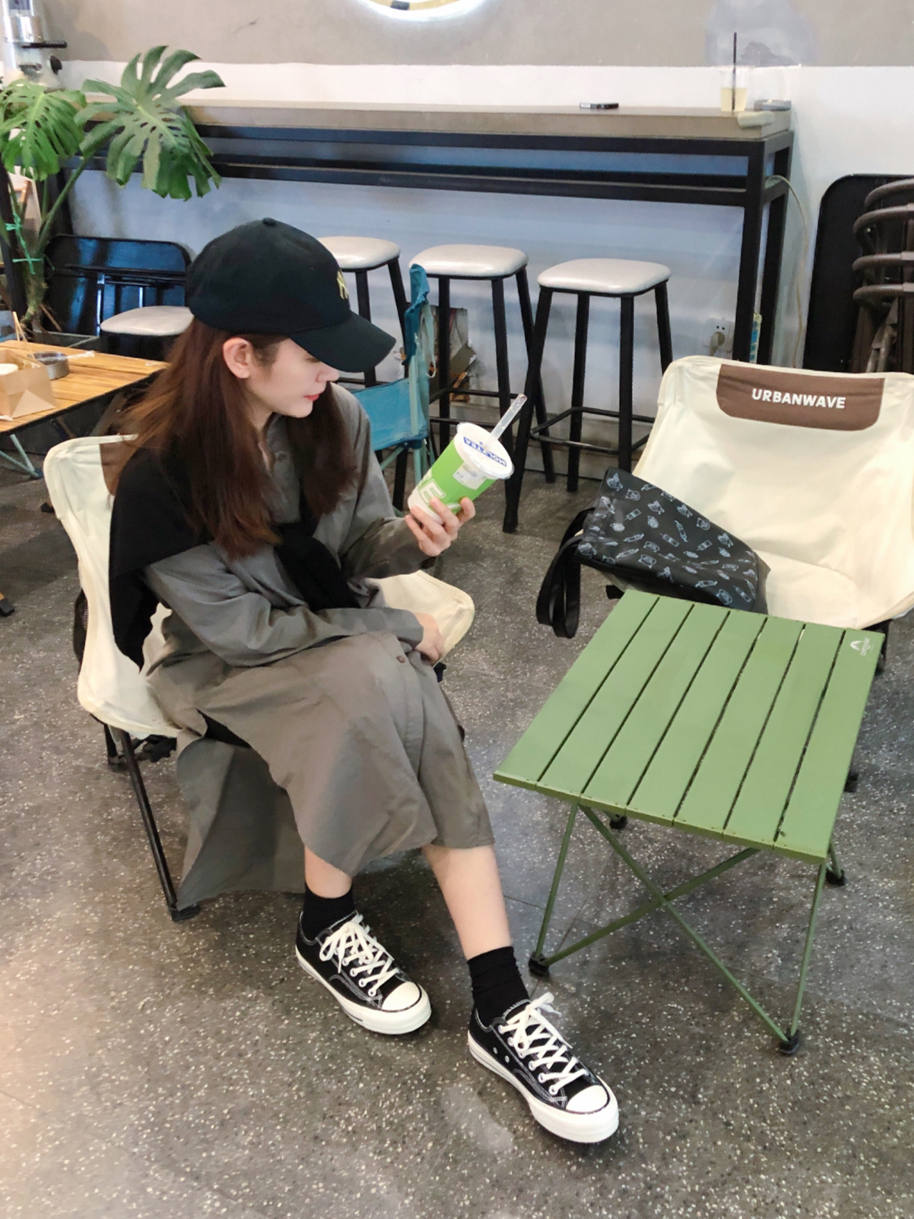 私藏！人人爱的黑色经典帆布鞋，好看舒适