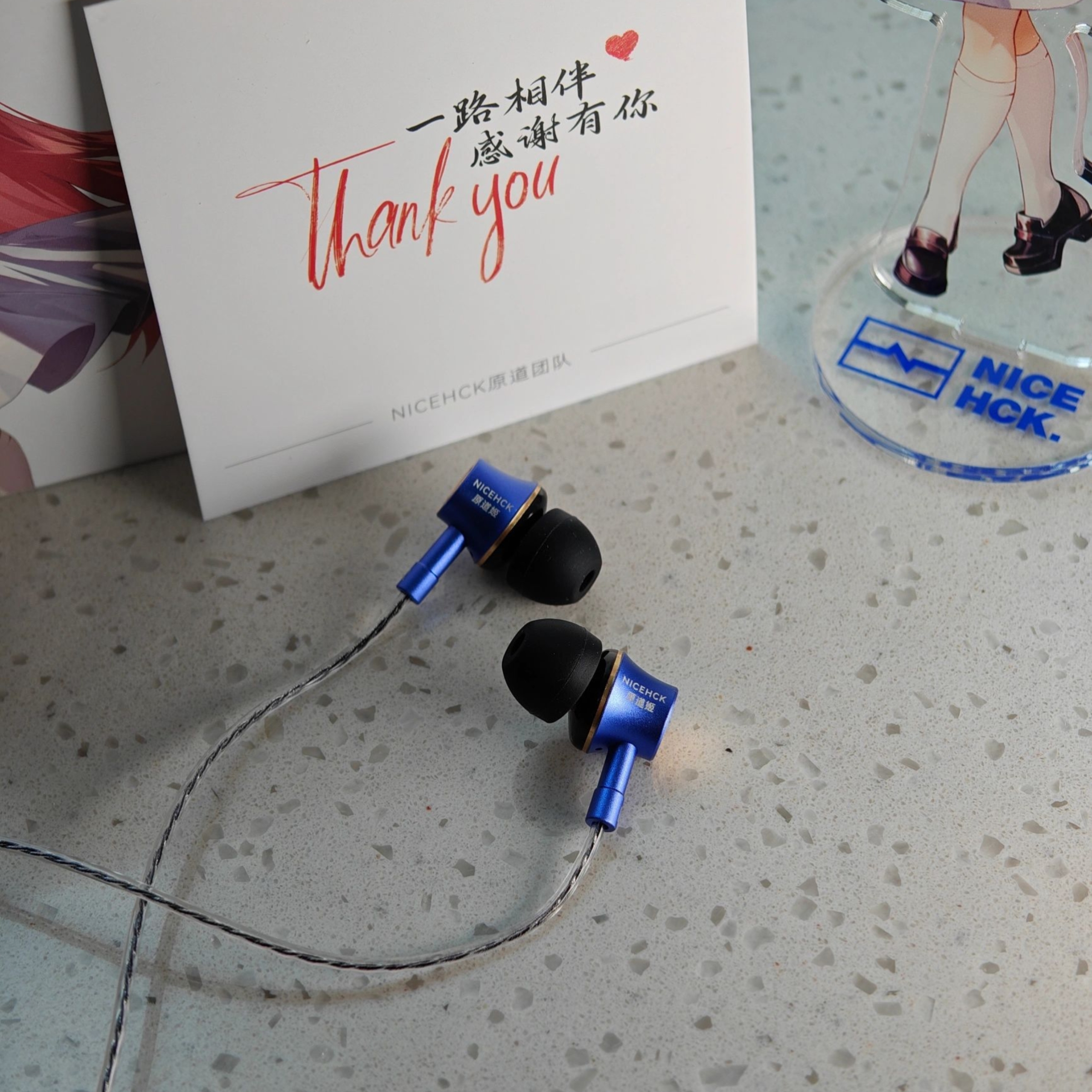 这款耳机的精致新潮，让你成为音乐的真正玩家！😍