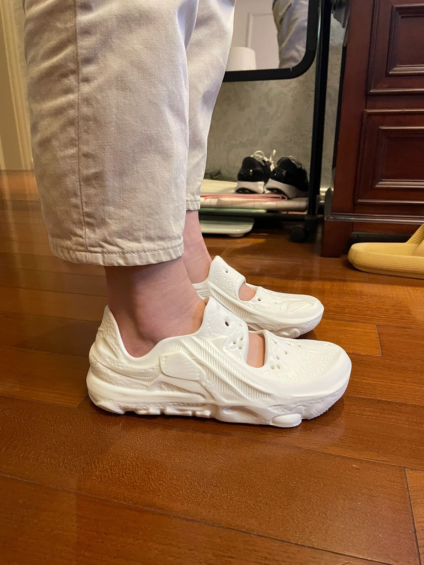 拥有可以下水的Nike洞洞鞋